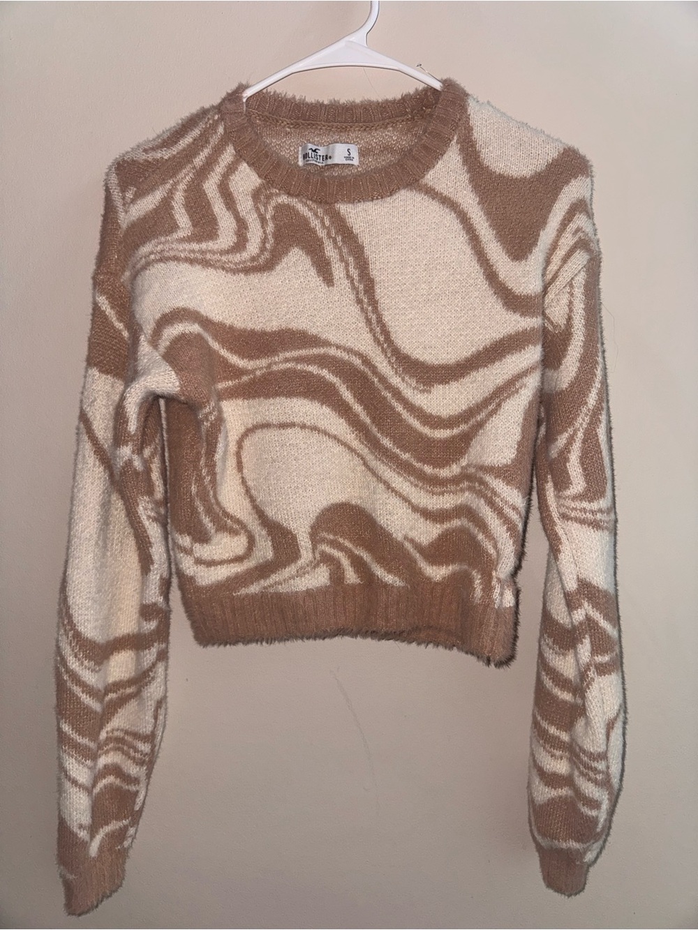 Hollister Swirl Crewneck Sweater in Beige & Cream